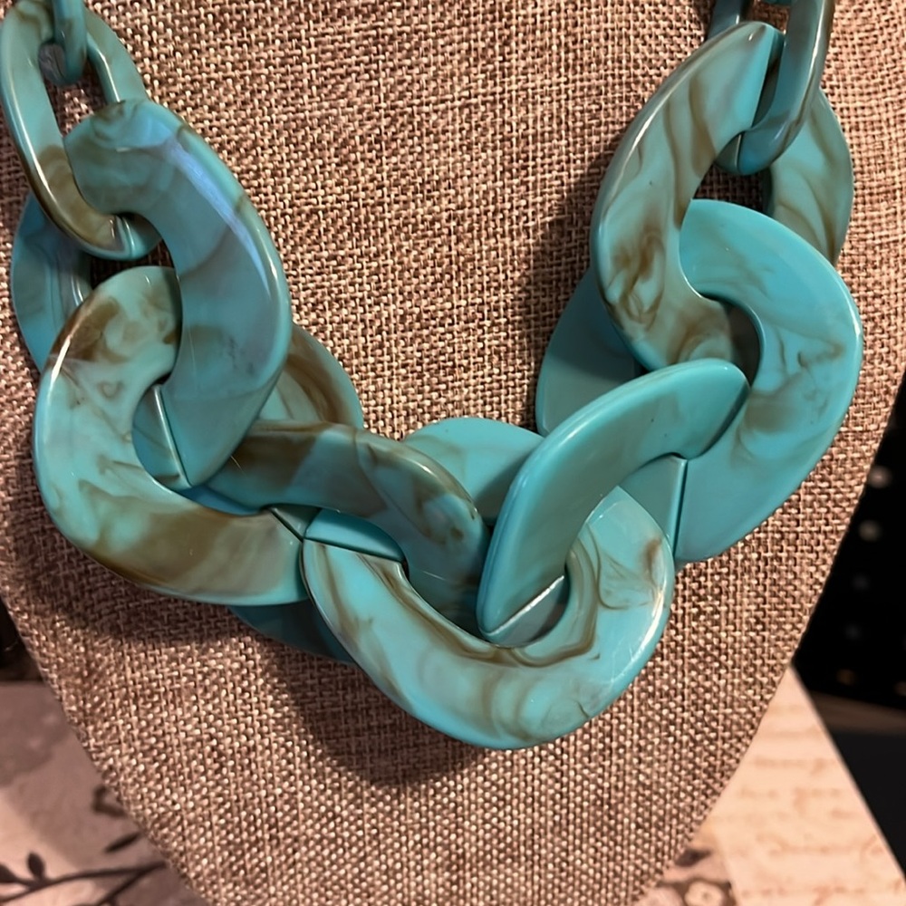 Turquoise color statement loop necklace - Picture 2 of 9